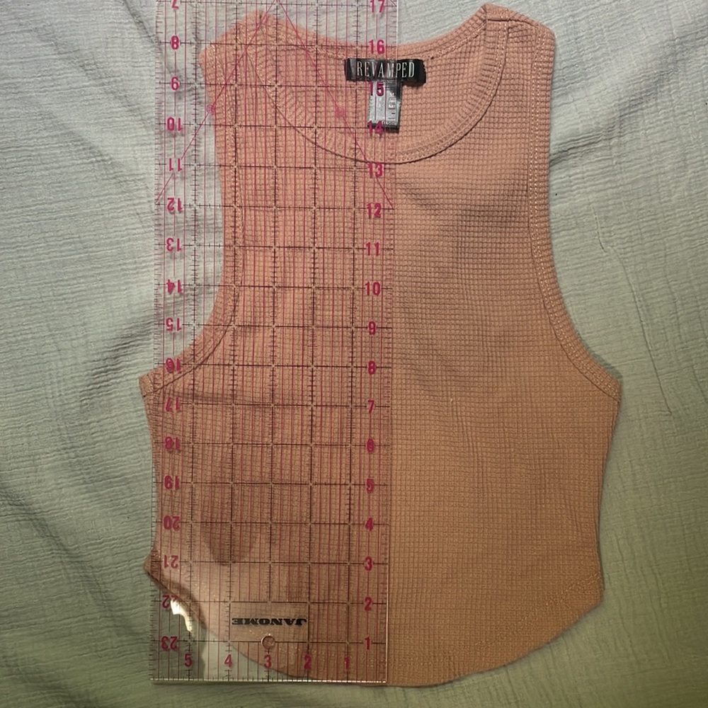 Cropped Tank - Picture 4 of 9